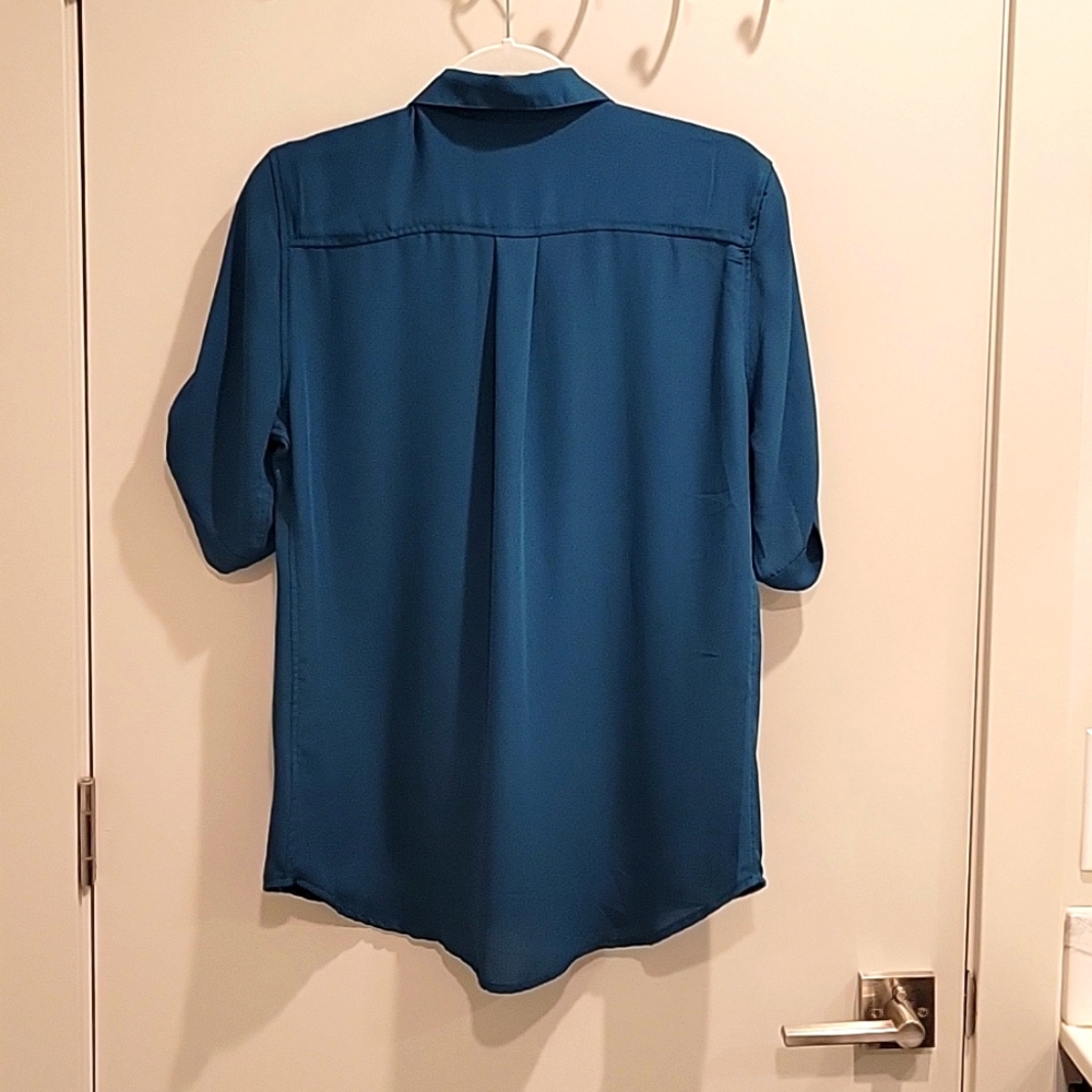 Lulu's button down blouse (M) - Picture 4 of 6
